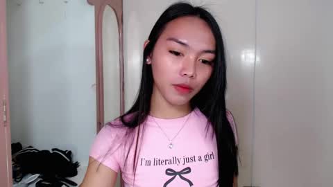 Snapshot of temptmebabyx chatting on April 11, 2026, 3:55 am YOGIRL MAXINE online show from April 11, 2026, 3:55 am