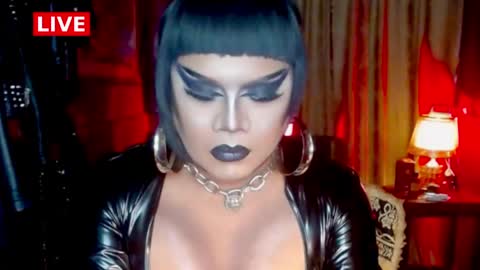 Snapshot of temptress_cocoxxx chatting on April 28, 2026, 5:51 pm Mistress Coco online show from April 28, 2026, 5:51 pm