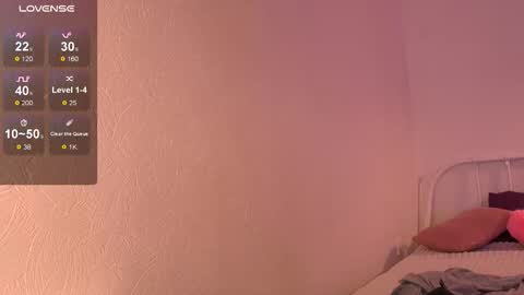 Snapshot of tender_babyy chatting on October 3, 2025, 1:52 pm Sexy girl Li online show from October 3, 2025, 1:52 pm