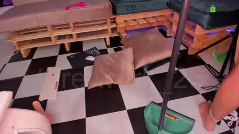 Snapshot of teretwerk_23 chatting on February 19, 2025, 4:34 am teresa  help me reach 100 like online show from February 19, 2025, 4:34 am