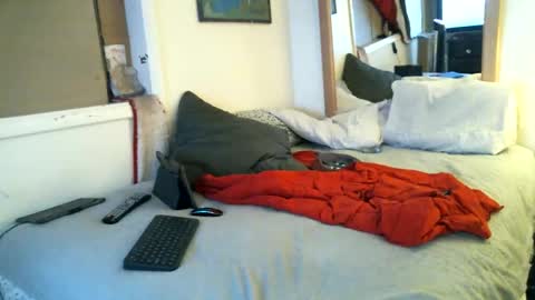 Axle online show from January 4, 2025, 6:52 am