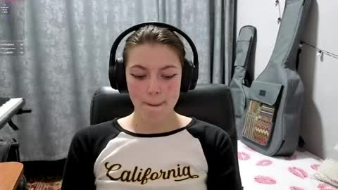 Anny Simpson online show from April 16, 2026, 9:39 pm