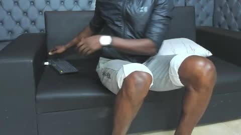 Snapshot of terranze_z chatting on September 25, 2025, 8:23 pm terranze_z online show from September 25, 2025, 8:23 pm