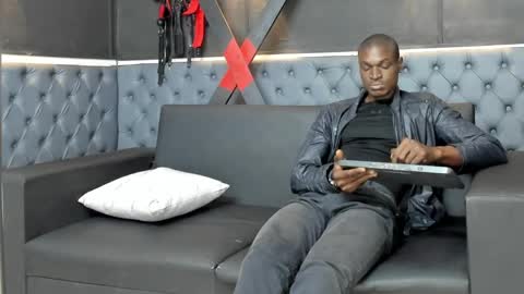 Snapshot of terranze_z chatting on October 1, 2025, 8:15 pm terranze_z online show from October 1, 2025, 8:15 pm