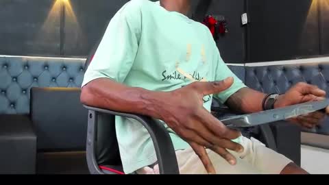 Snapshot of terranze_z chatting on October 5, 2025, 8:29 pm terranze_z online show from October 5, 2025, 8:29 pm