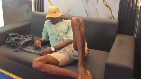 Snapshot of terranze_z chatting on October 11, 2025, 9:46 pm terranze_z online show from October 11, 2025, 9:46 pm