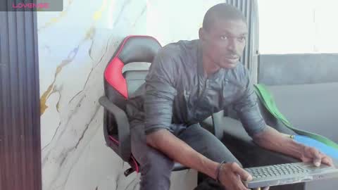 Snapshot of terranze_z chatting on October 12, 2025, 7:02 pm terranze_z online show from October 12, 2025, 7:02 pm