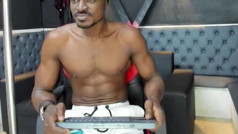 Snapshot of terranze_z chatting on November 8, 2025, 9:35 pm terranze_z online show from November 8, 2025, 9:35 pm