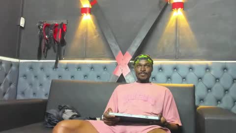 Snapshot of terranze_z chatting on November 10, 2025, 10:09 pm terranze_z online show from November 10, 2025, 10:09 pm