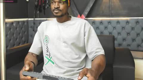 Snapshot of terranze_z chatting on November 23, 2025, 7:57 pm terranze_z online show from November 23, 2025, 7:57 pm