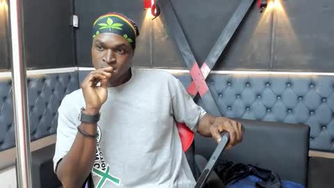 Snapshot of terranze_z chatting on December 4, 2025, 7:11 pm terranze_z online show from December 4, 2025, 7:11 pm