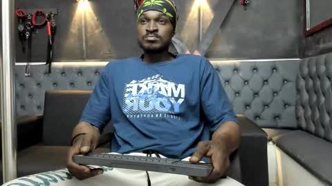 Snapshot of terranze_z chatting on February 8, 2026, 8:01 pm terranze_z online show from February 8, 2026, 8:01 pm