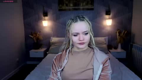 Tessa online show from April 22, 2026, 1:41 am