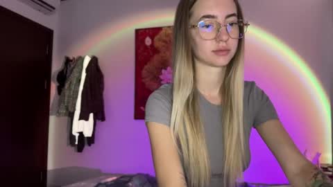 tessa_calmness online show from May 27, 2026, 2:52 am