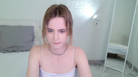 Snapshot of tessa_shy_ chatting on May 20, 2026, 2:01 pm tessa_shy_ online show from May 20, 2026, 2:01 pm