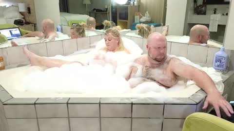 Snapshot of tessajaxonafterdark chatting on October 26, 2025, 2:06 am Tessa and Jaxon online show from October 26, 2025, 2:06 am