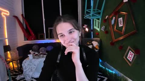 Tessa online show from September 26, 2025, 5:33 am