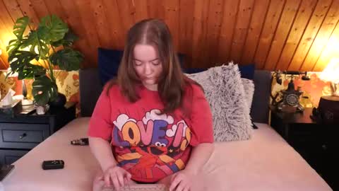 Tessa online show from November 22, 2025, 11:20 am