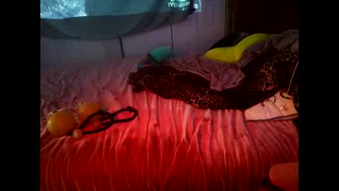 Snapshot of tetherbelle chatting on January 7, 2026, 11:18 pm tetherbelle online show from January 7, 2026, 11:18 pm