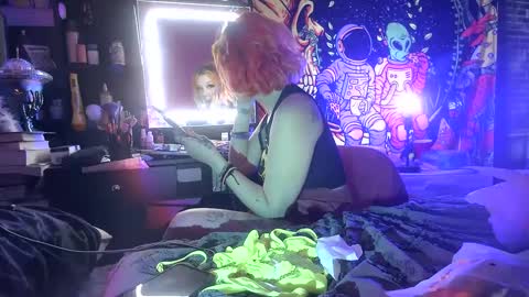 Snapshot of texaspregogrllll chatting on September 10, 2025, 2:06 pm TEXASGIRLLLL online show from September 10, 2025, 2:06 pm