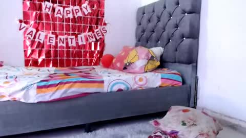 tezza smith online show from February 12, 2025, 3:49 pm