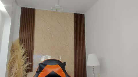 Sweet Thais  online show from April 13, 2026, 12:32 pm