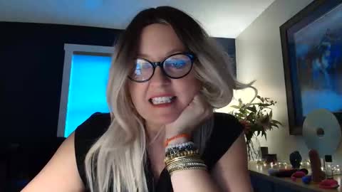 Snapshot of thaleiaquinn chatting on October 14, 2025, 9:48 pm Thaleia Quinn online show from October 14, 2025, 9:48 pm