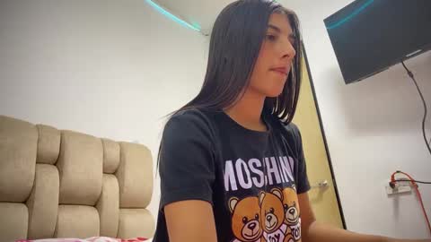 thaliana_rossi online show from February 5, 2025, 11:50 pm