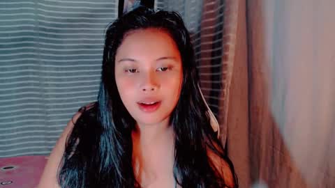 Snapshot of thalie_mae chatting on January 6, 2025, 12:02 pm Mae online show from January 6, 2025, 12:02 pm