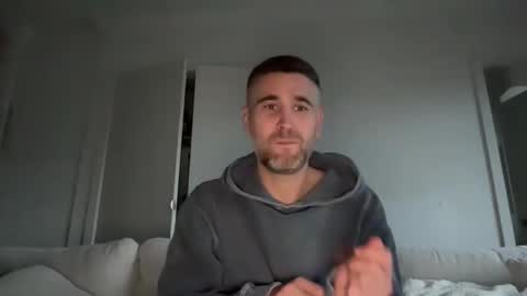 thataustralianguy11 online show from May 14, 2026, 7:59 am