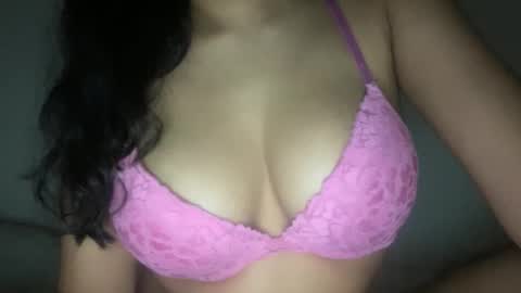 Snapshot of thatgirlmelanie chatting on May 13, 2026, 4:32 am Melanie online show from May 13, 2026, 4:32 am