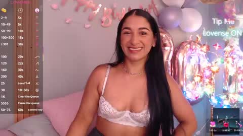 Snapshot of thayssa_ross chatting on April 27, 2026, 3:43 pm THAYSSA ROSS online show from April 27, 2026, 3:43 pm