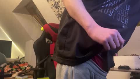 Snapshot of the420duderino chatting on November 14, 2025, 4:00 am the420duderino online show from November 14, 2025, 4:00 am