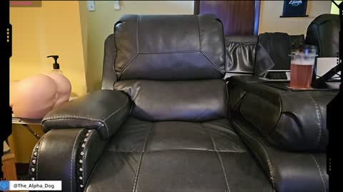 Snapshot of the_alpha_dog_xxx chatting on February 1, 2025, 5:47 pm the_alpha_dog_xxx online show from February 1, 2025, 5:47 pm