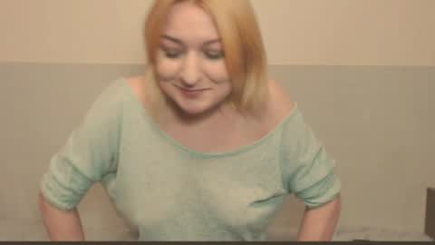 Snapshot of the_basic_instinctt chatting on May 17, 2026, 10:17 pm Eva online show from May 17, 2026, 10:17 pm