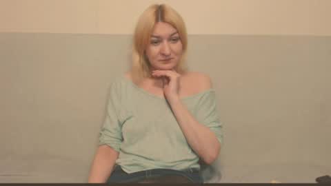 Snapshot of the_basic_instinctt chatting on June 9, 2026, 11:49 pm Eva online show from June 9, 2026, 11:49 pm