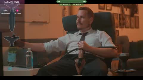 Snapshot of the_dilf chatting on May 12, 2026, 5:10 pm The DILF - online show from May 12, 2026, 5:10 pm