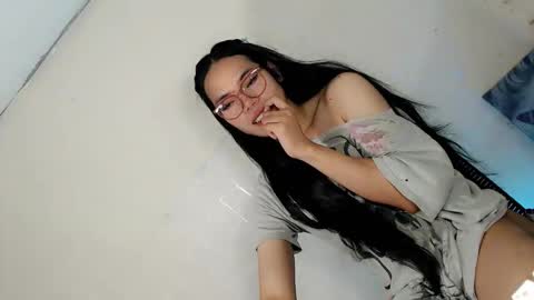 the_horny_bella online show from April 1, 2026, 1:41 pm