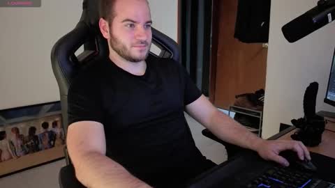 Snapshot of the_king74 chatting on November 4, 2025, 12:21 am the_king74 online show from November 4, 2025, 12:21 am