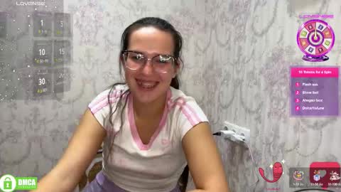 Snapshot of the_princese chatting on October 14, 2025, 3:02 pm Alice online show from October 14, 2025, 3:02 pm
