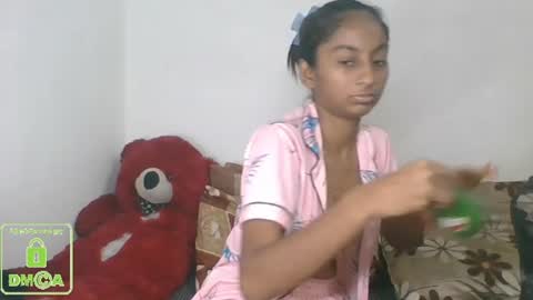 Snapshot of the_right_girl chatting on January 17, 2025, 8:13 am Suzan Sexy online show from January 17, 2025, 8:13 am
