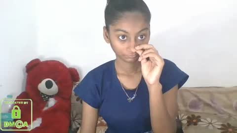 Snapshot of the_right_girl chatting on January 31, 2025, 3:30 am Suzan Sexy online show from January 31, 2025, 3:30 am