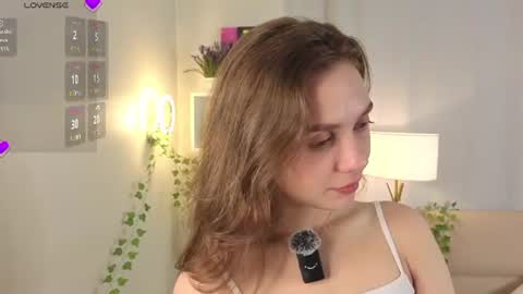 My name is Cynthia and Im very happy to see you in my sweet room  online show from June 13, 2026, 3:15 am