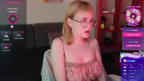 thea_quill online show from April 29, 2026, 2:43 pm