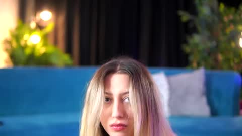 TheaOrre online show from April 18, 2026, 7:07 pm