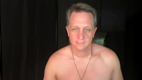 Snapshot of thebatandthecat10 chatting on June 22, 2026, 3:25 am ISABELLA or MATT online show from June 22, 2026, 3:25 am