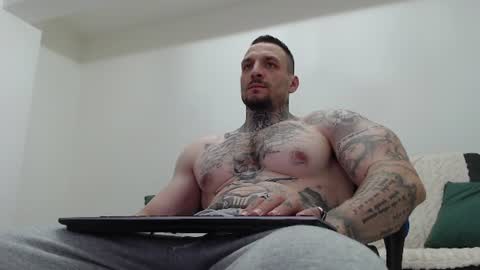 Snapshot of thebestmuscles chatting on June 18, 2026, 7:07 pm John online show from June 18, 2026, 7:07 pm