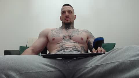Snapshot of thebestmuscles chatting on June 27, 2026, 6:57 pm John online show from June 27, 2026, 6:57 pm
