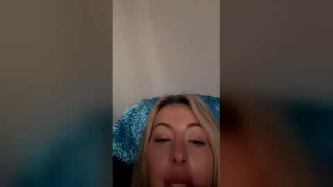 Snapshot of theblondebunni chatting on April 2, 2026, 5:10 pm theblondebunni online show from April 2, 2026, 5:10 pm