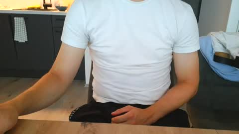 Snapshot of thecuteguy144949 chatting on June 29, 2026, 8:09 am thecuteguy144949 online show from June 29, 2026, 8:09 am